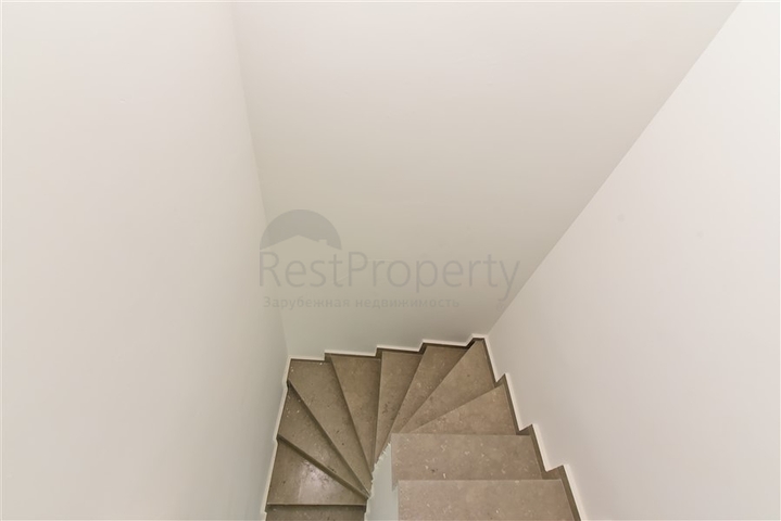 بنتهاوس من طابقين 2 + 1 مع إطلالات على البحر والجبل