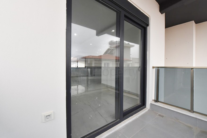 بنتهاوس من طابقين 2 + 1 مع إطلالات على البحر والجبل