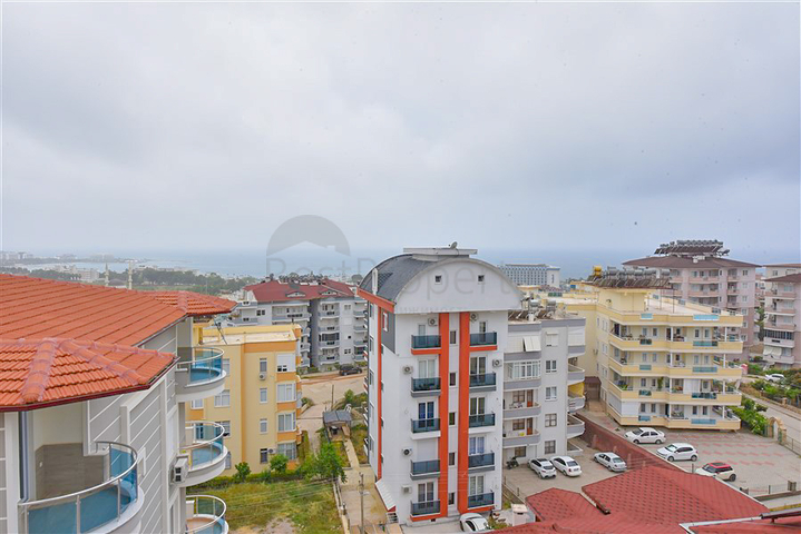 بنتهاوس من طابقين 2 + 1 مع إطلالات على البحر والجبل