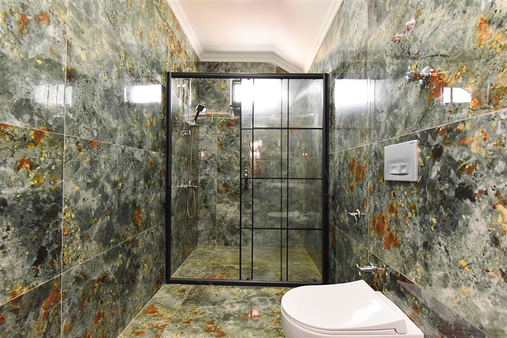 بنتهاوس من طابقين 2 + 1 مع إطلالات على البحر والجبل