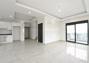 بنتهاوس من طابقين 2 + 1 مع إطلالات على البحر والجبل