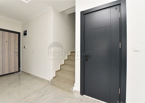 بنتهاوس من طابقين 2 + 1 مع إطلالات على البحر والجبل