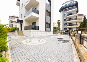 بنتهاوس من طابقين 2 + 1 مع إطلالات على البحر والجبل