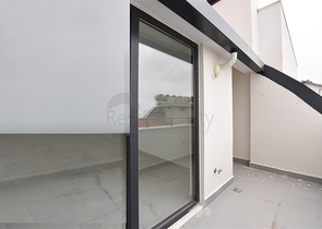 بنتهاوس من طابقين 2 + 1 مع إطلالات على البحر والجبل