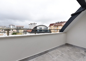 بنتهاوس من طابقين 2 + 1 مع إطلالات على البحر والجبل