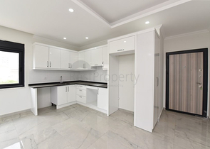 بنتهاوس من طابقين 2 + 1 مع إطلالات على البحر والجبل