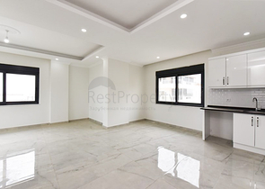 بنتهاوس من طابقين 2 + 1 مع إطلالات على البحر والجبل