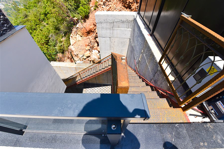 فيلا 4+2 مع حمام سباحة وإطلالة على البحر الأبيض المتوسط