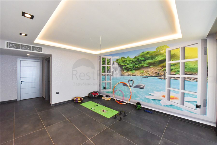 فيلا 4+2 مع حمام سباحة وإطلالة على البحر الأبيض المتوسط