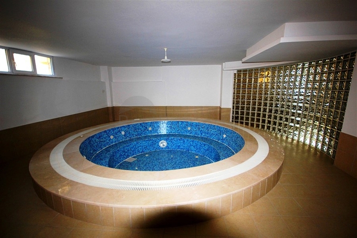 شقة فسيحة 3 + 1 في حي أفسالار