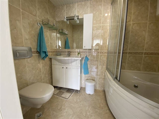 شقة فسيحة من أربع غرف نوم مع إطلالة بانورامية مفتوحة على الجبال