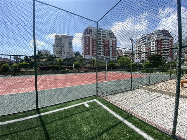 شقة فسيحة من أربع غرف نوم مع إطلالة بانورامية مفتوحة على الجبال