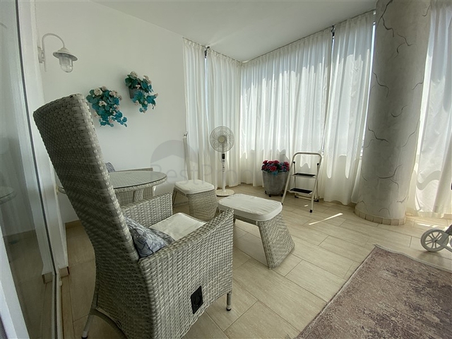 شقة فسيحة من أربع غرف نوم مع إطلالة بانورامية مفتوحة على الجبال