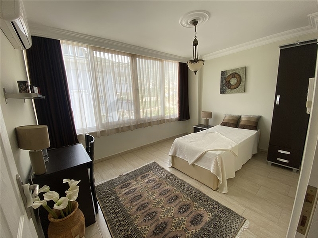 شقة فسيحة من أربع غرف نوم مع إطلالة بانورامية مفتوحة على الجبال