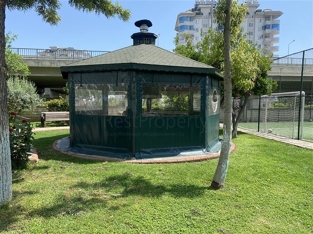 شقة فسيحة من أربع غرف نوم مع إطلالة بانورامية مفتوحة على الجبال