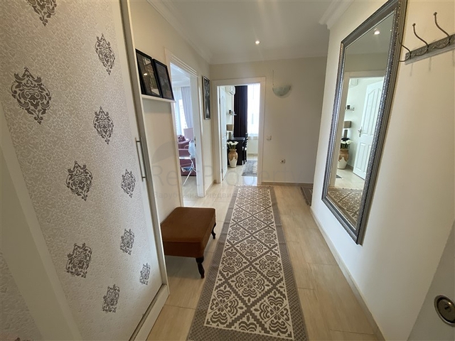 شقة فسيحة من أربع غرف نوم مع إطلالة بانورامية مفتوحة على الجبال