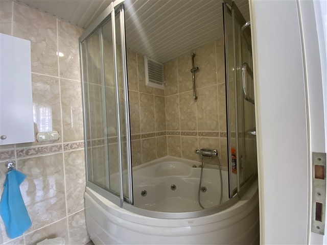 شقة فسيحة من أربع غرف نوم مع إطلالة بانورامية مفتوحة على الجبال