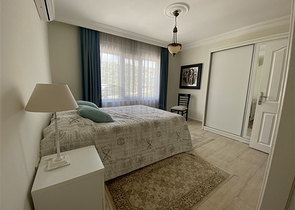 شقة فسيحة من أربع غرف نوم مع إطلالة بانورامية مفتوحة على الجبال