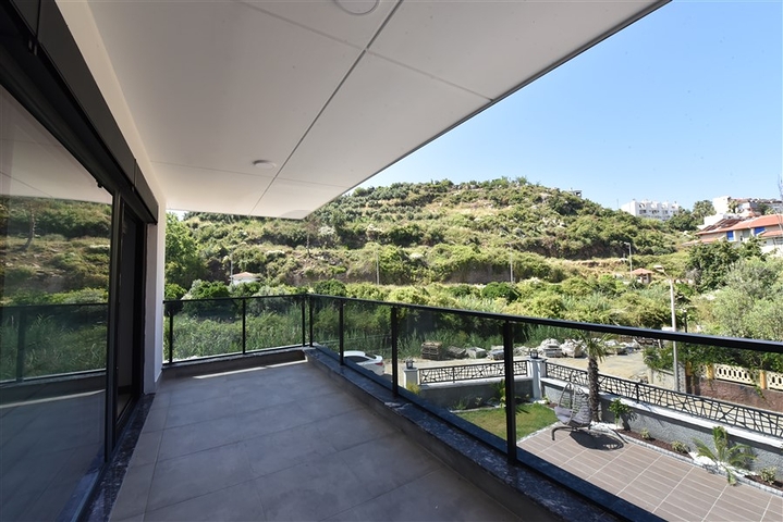 فيلا مع مسبح في منطقة أفسالار