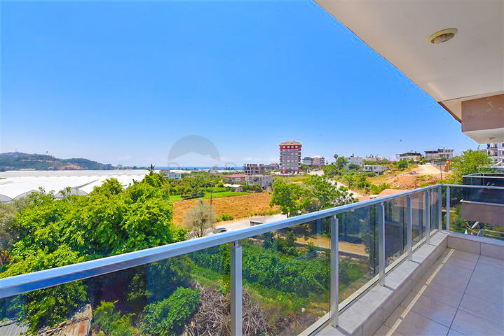 بنتهاوس كبير 4 + 1 مع مناظر خلابة في منطقة دميرتاش