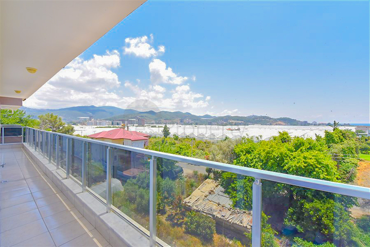 بنتهاوس كبير 4 + 1 مع مناظر خلابة في منطقة دميرتاش