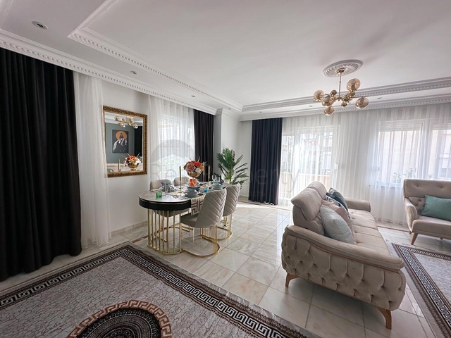 شقة 2 + 1 ، تم تجديدها حديثا ، على بعد 400 متر من البحر