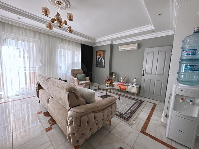 شقة 2 + 1 ، تم تجديدها حديثا ، على بعد 400 متر من البحر