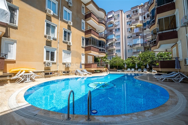 شقة 2 + 1 ، تم تجديدها حديثا ، على بعد 400 متر من البحر