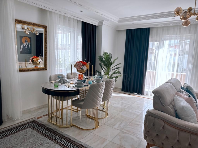 شقة 2 + 1 ، تم تجديدها حديثا ، على بعد 400 متر من البحر