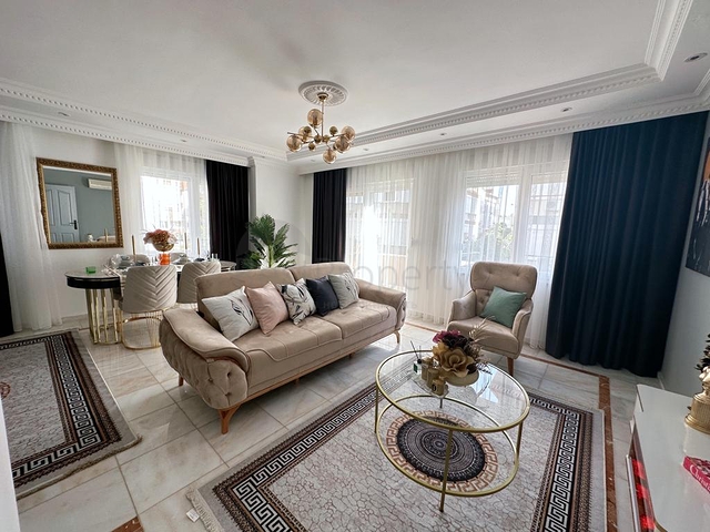 شقة 2 + 1 ، تم تجديدها حديثا ، على بعد 400 متر من البحر