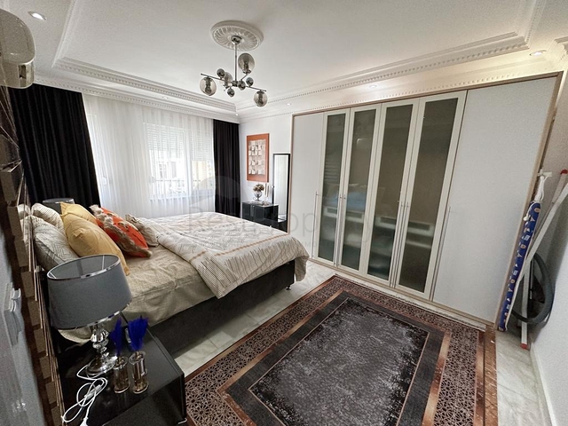 شقة 2 + 1 ، تم تجديدها حديثا ، على بعد 400 متر من البحر