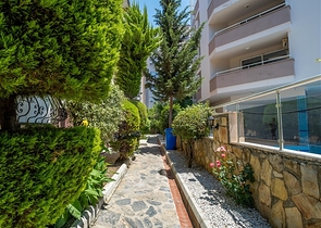 شقة 2 + 1 ، تم تجديدها حديثا ، على بعد 400 متر من البحر