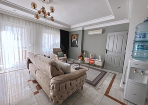 شقة 2 + 1 ، تم تجديدها حديثا ، على بعد 400 متر من البحر