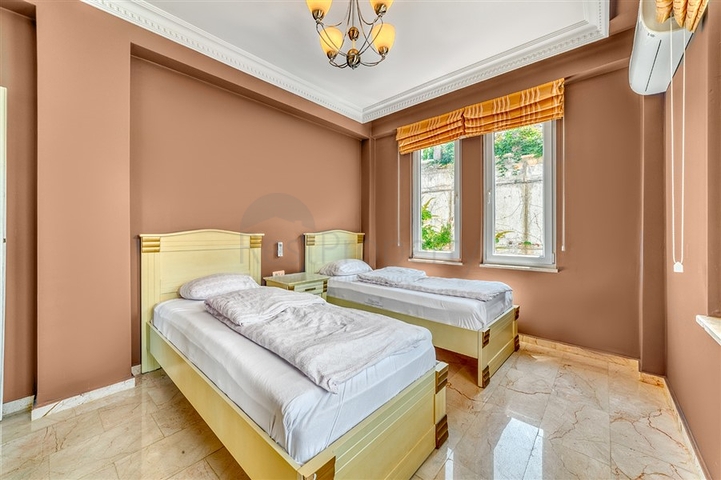 فيلا منفصلة 3 + 1 في مجمع واسع النطاق في منطقة كارجيجاك