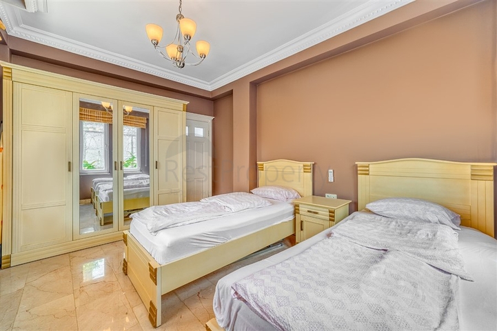 فيلا منفصلة 3 + 1 في مجمع واسع النطاق في منطقة كارجيجاك