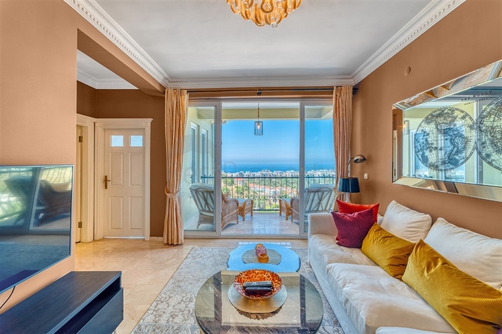 فيلا منفصلة 3 + 1 في مجمع واسع النطاق في منطقة كارجيجاك