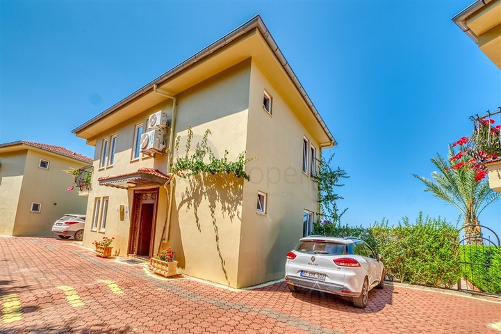 فيلا منفصلة 3 + 1 في مجمع واسع النطاق في منطقة كارجيجاك