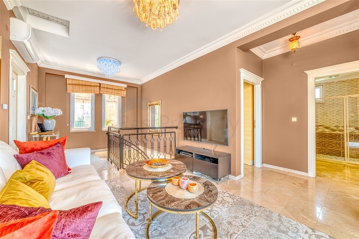 فيلا منفصلة 3 + 1 في مجمع واسع النطاق في منطقة كارجيجاك