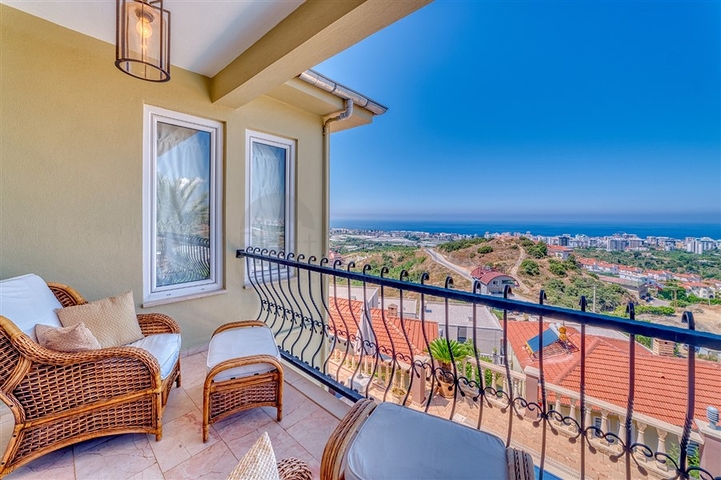 فيلا منفصلة 3 + 1 في مجمع واسع النطاق في منطقة كارجيجاك