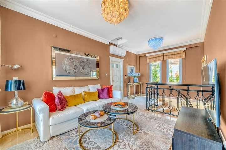 فيلا منفصلة 3 + 1 في مجمع واسع النطاق في منطقة كارجيجاك