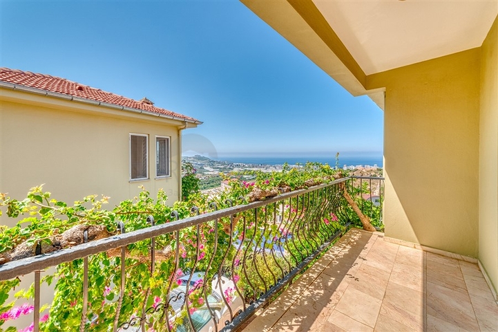 فيلا منفصلة 3 + 1 في مجمع واسع النطاق في منطقة كارجيجاك