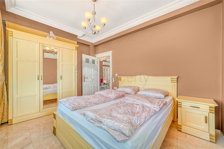 فيلا منفصلة 3 + 1 في مجمع واسع النطاق في منطقة كارجيجاك