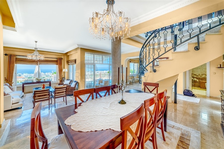 فيلا منفصلة 3 + 1 في مجمع واسع النطاق في منطقة كارجيجاك