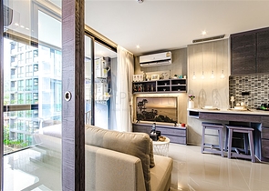 عمارات مع بنية تحتية فندقية بالقرب من شاطئ كامالا