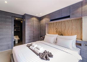 عمارات مع بنية تحتية فندقية بالقرب من شاطئ كامالا