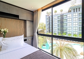 عمارات مع بنية تحتية فندقية بالقرب من شاطئ كامالا