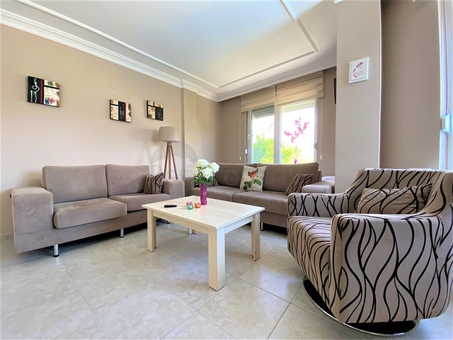 شقة فسيحة 2 + 1 على بعد 300 متر من البحر في منطقة أوبا