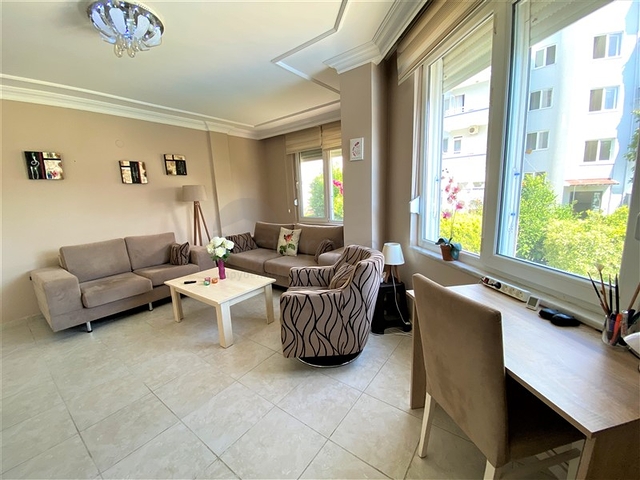 شقة فسيحة 2 + 1 على بعد 300 متر من البحر في منطقة أوبا