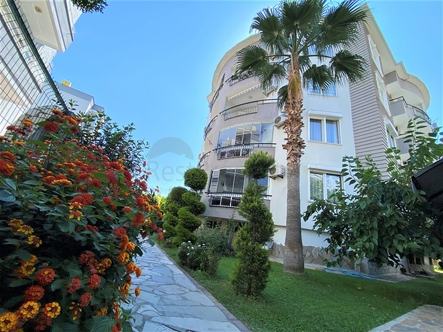 شقة فسيحة 2 + 1 على بعد 300 متر من البحر في منطقة أوبا