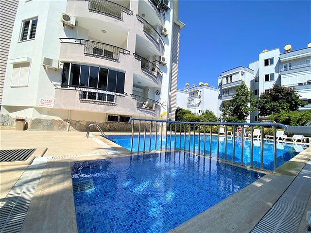 شقة فسيحة 2 + 1 على بعد 300 متر من البحر في منطقة أوبا